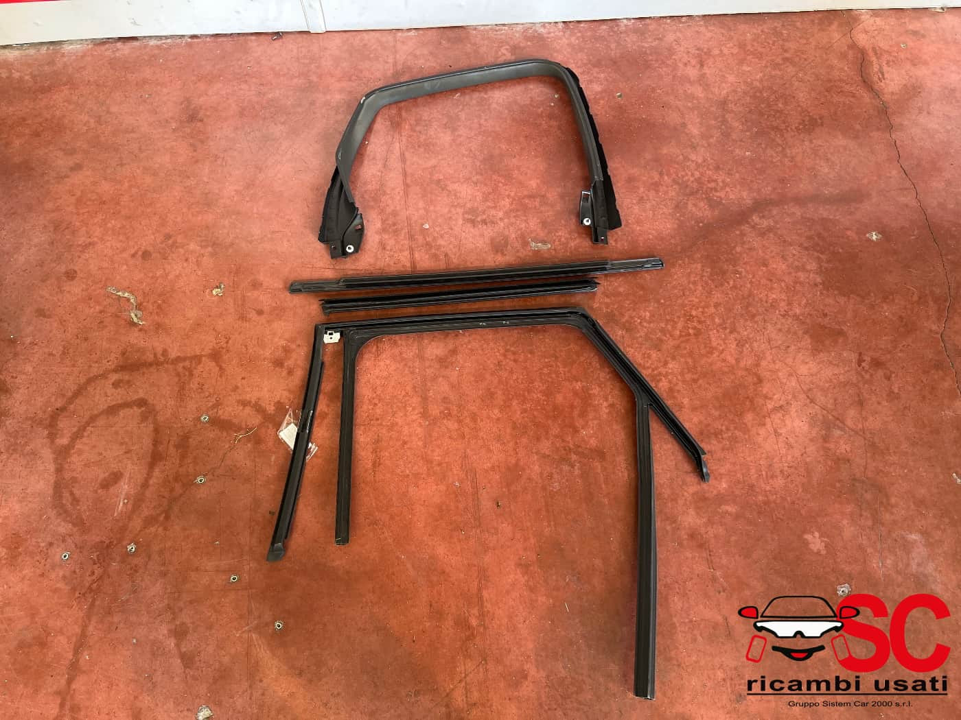 GUARNIZIONE PORTIERA POSTERIORE SINISTRA OPEL Crossland Serie (X) 39125415 (17>)