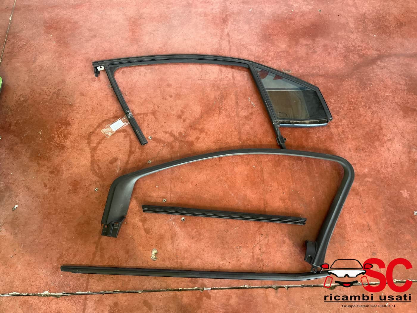 GUARNIZIONE PORTIERA ANTERIORE DESTRA OPEL Crossland Serie (X) 39125413 (17>)