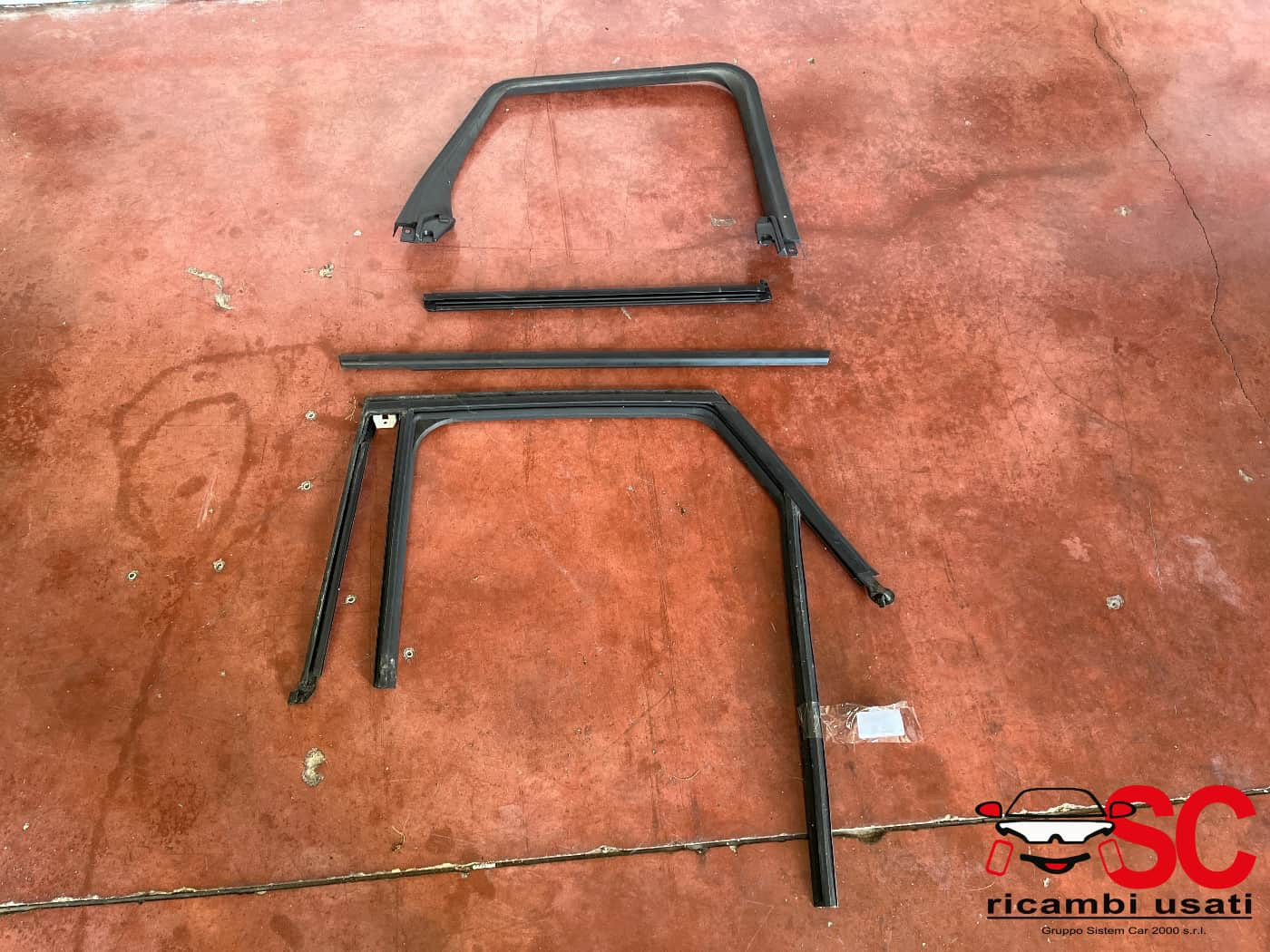 GUARNIZIONE PORTIERA POSTERIORE SINISTRA OPEL Crossland Serie (X) 39124058 (17>)