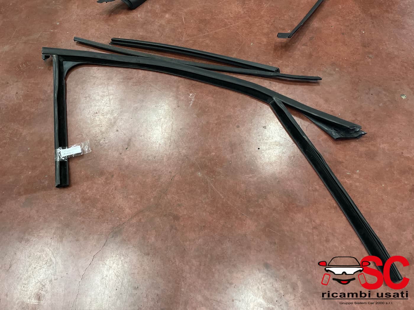 Guarnizione Guida Vetro Porta Ant Dx Bmw X1 F48 7349636 - 40965