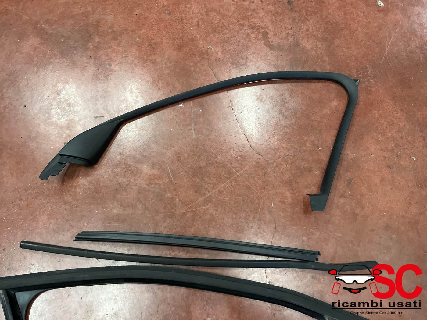 Guarnizione Guida Vetro Porta Ant Dx Bmw X1 F48 7349636 - 40965