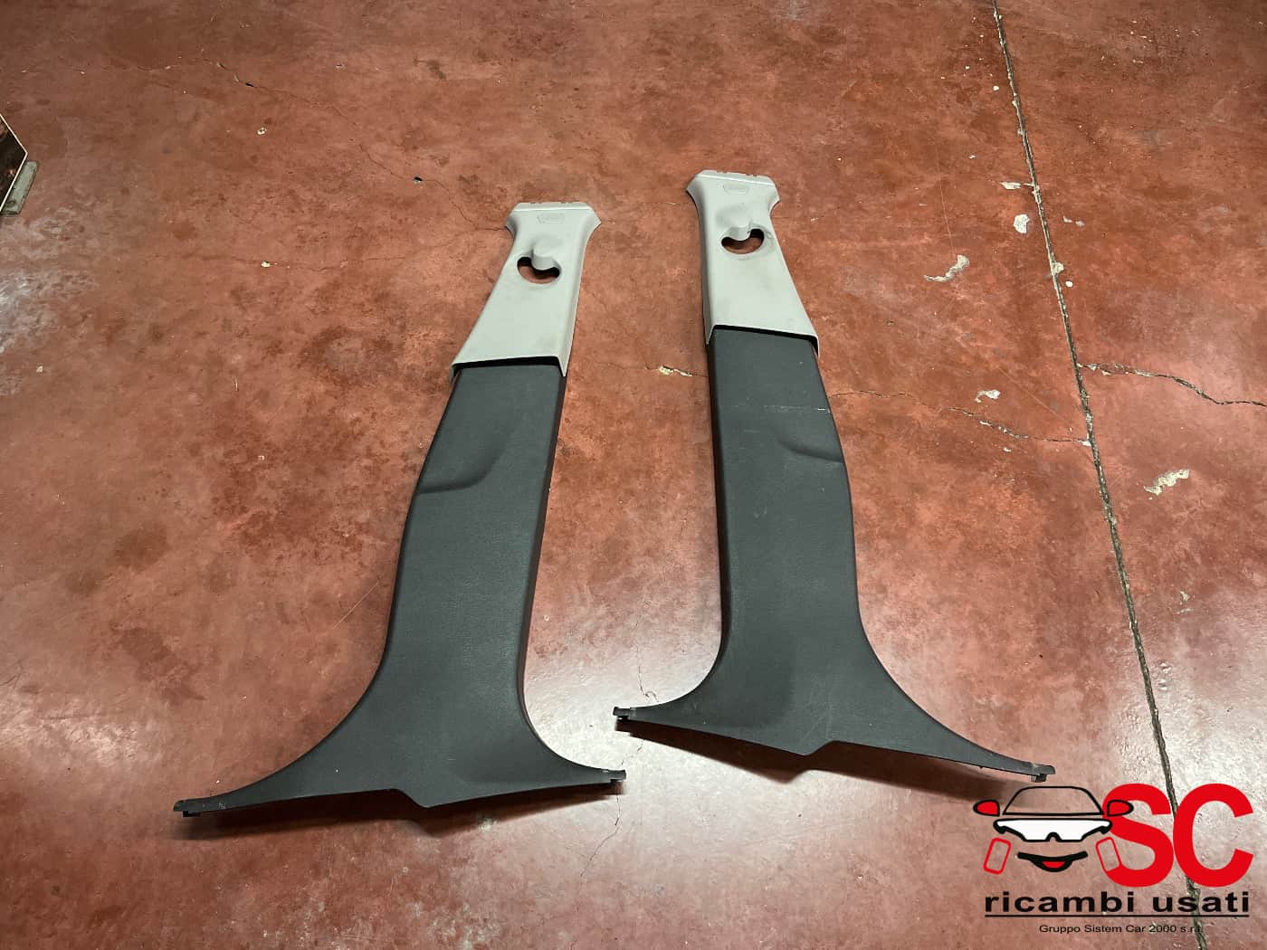 Rivestimento Montante Centrale Bmw X1 F48 51437332816 51437332818 51437332817 51437332815 - 41080 Rivestimento Montante Centrale Bmw X1 F48 51437332816 51437332818 51437332817 51437332815 - 41080