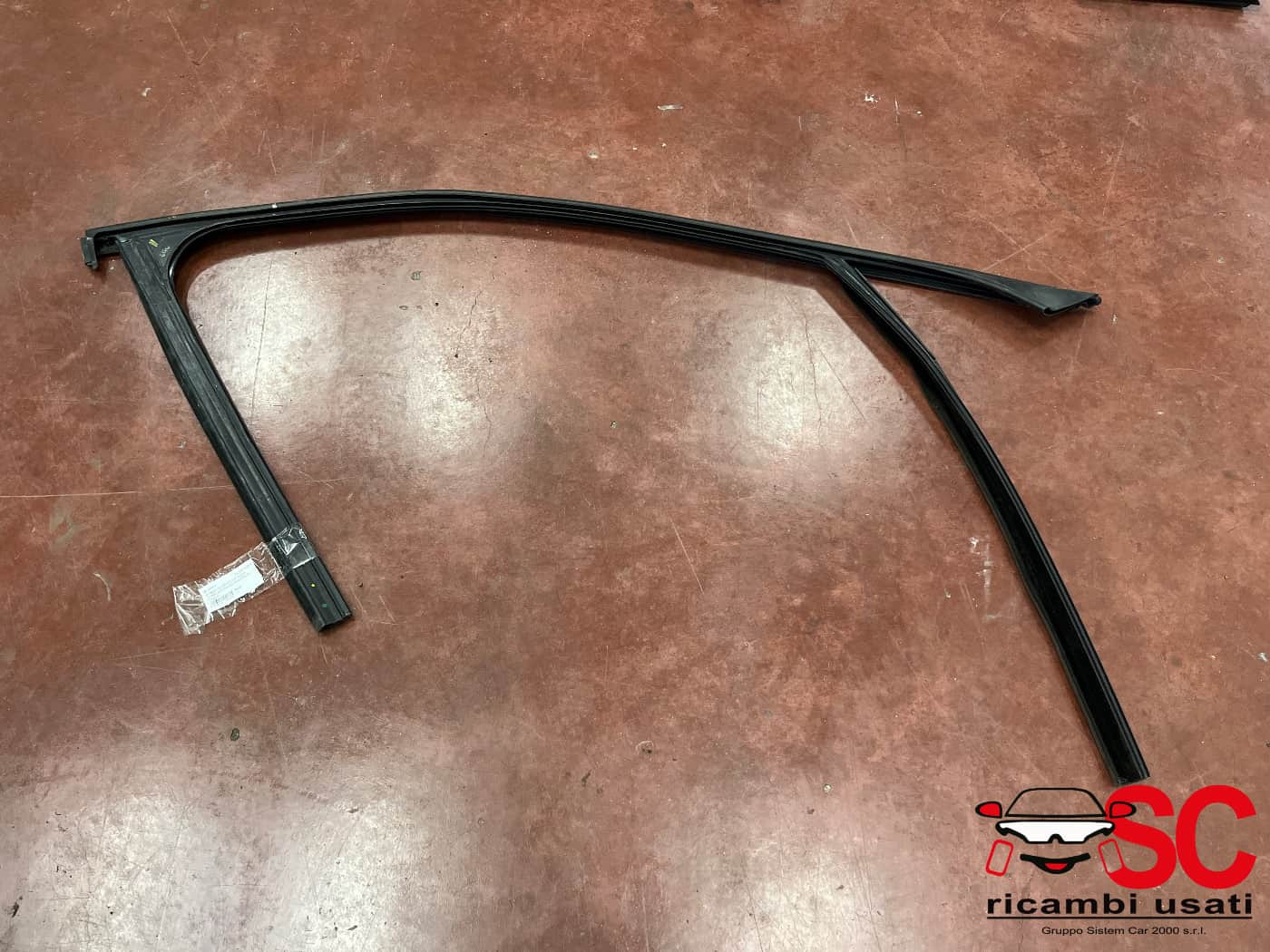 GUARNIZIONE PORTIERA ANTERIORE SINISTRA BMW X1 Serie (F48) 7349635 (15>)