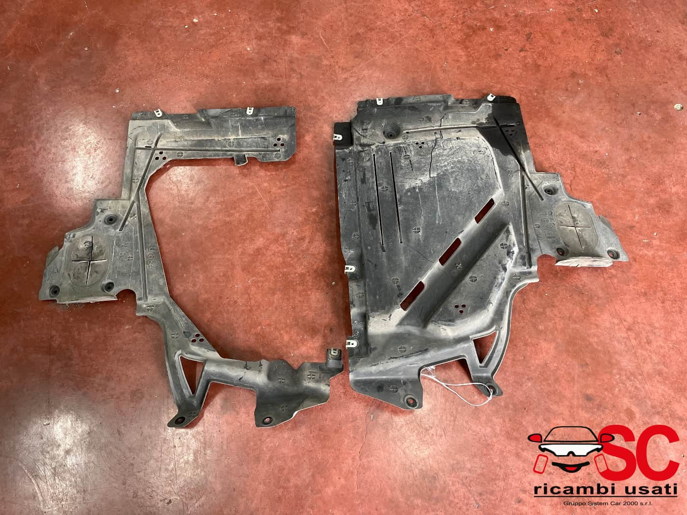 SCOCCA SERBATOIO BMW X1 Serie (F48) 51757354759 (15>)
