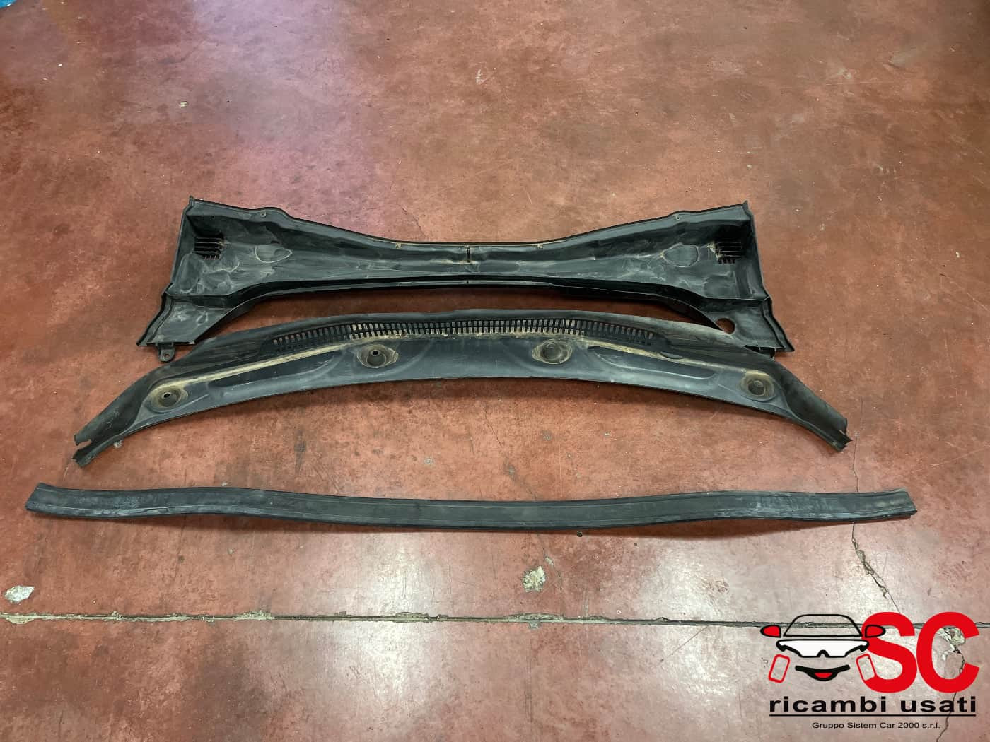 51717350591 GRONDINA SOTTOPARABREZZA BMW X1 Serie (F48) diesel