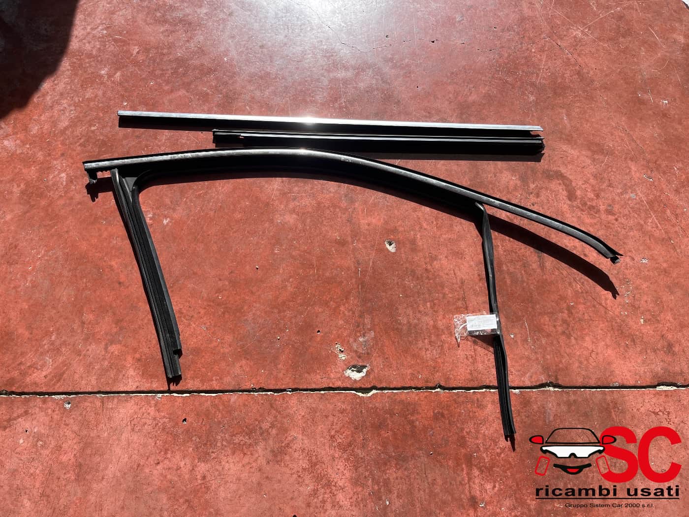 Guarnizione Guida Vetro Porta Anteriore Dx Tiguan 5NA837432 5NA837476D - 41459