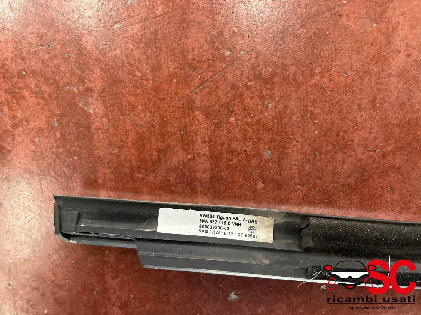 Guarnizione Guida Vetro Porta Anteriore Sx Tiguan 5NA837431 5NA837475D - 41460