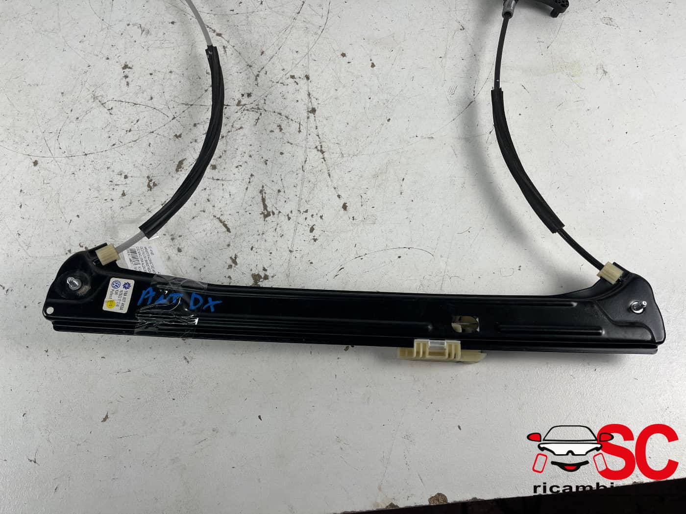 Alzavetro Anteriore Destro Volkswagen Tiguan 5NA837462A - 41465