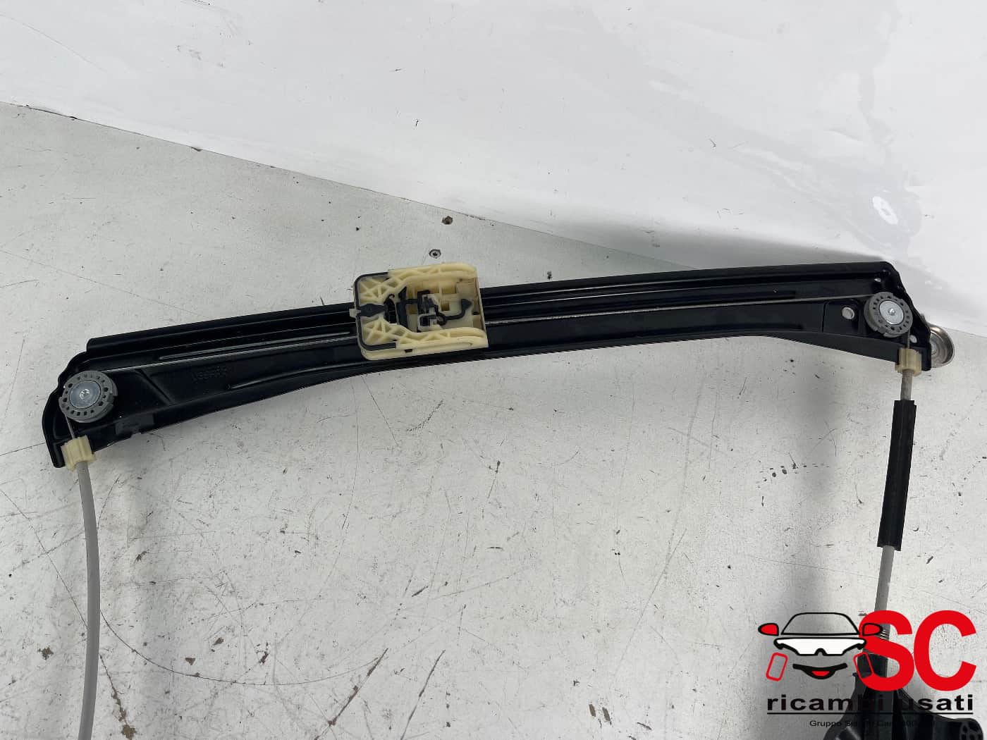 Alzavetro Anteriore Destro Volkswagen Tiguan 5NA837462A - 41465