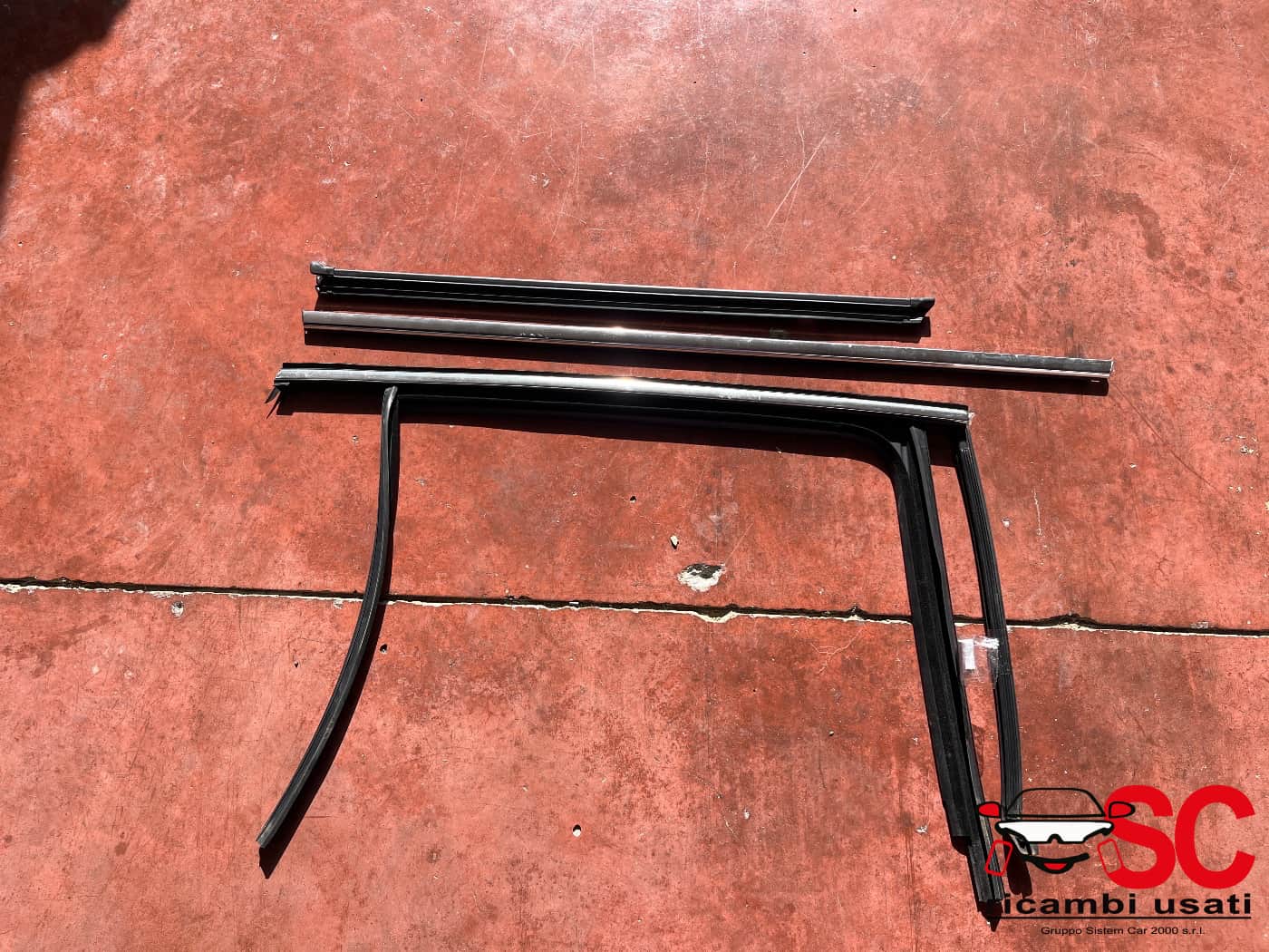 Guarnizione Guida Vetro Porta Posteriore Dx Tiguan 5NA839432 5NA839476B - 41488 Guarnizione Guida Vetro Porta Posteriore Dx Tiguan 5NA839432 5NA839476B - 41488