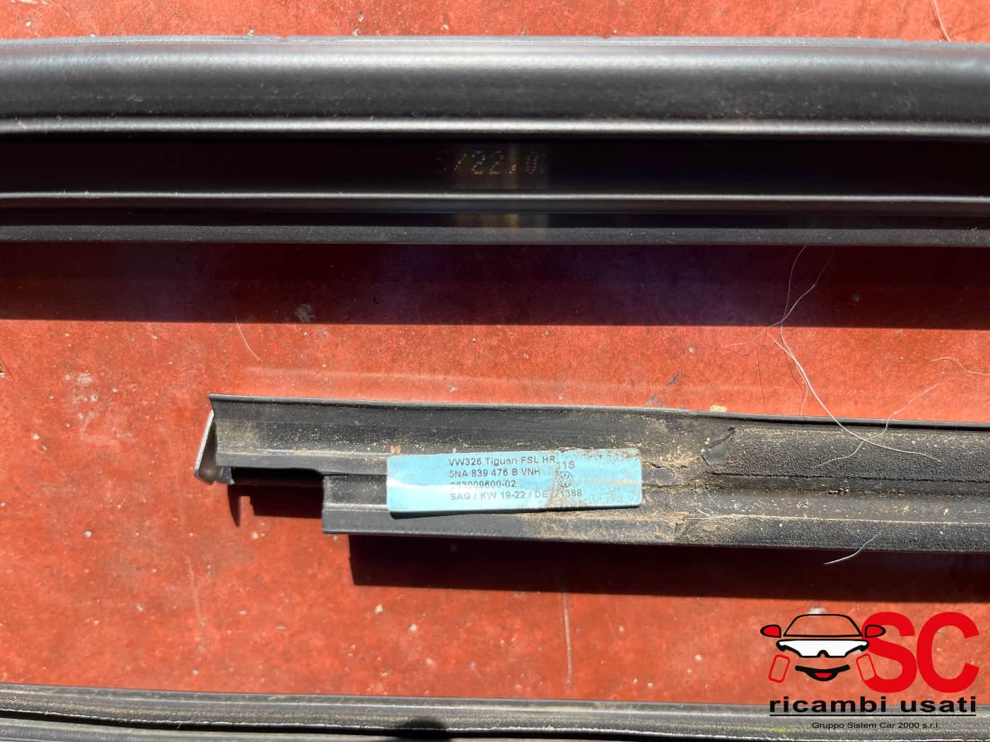 Guarnizione Guida Vetro Porta Posteriore Dx Tiguan 5NA839432 5NA839476B - 41488 Guarnizione Guida Vetro Porta Posteriore Dx Tiguan 5NA839432 5NA839476B - 41488