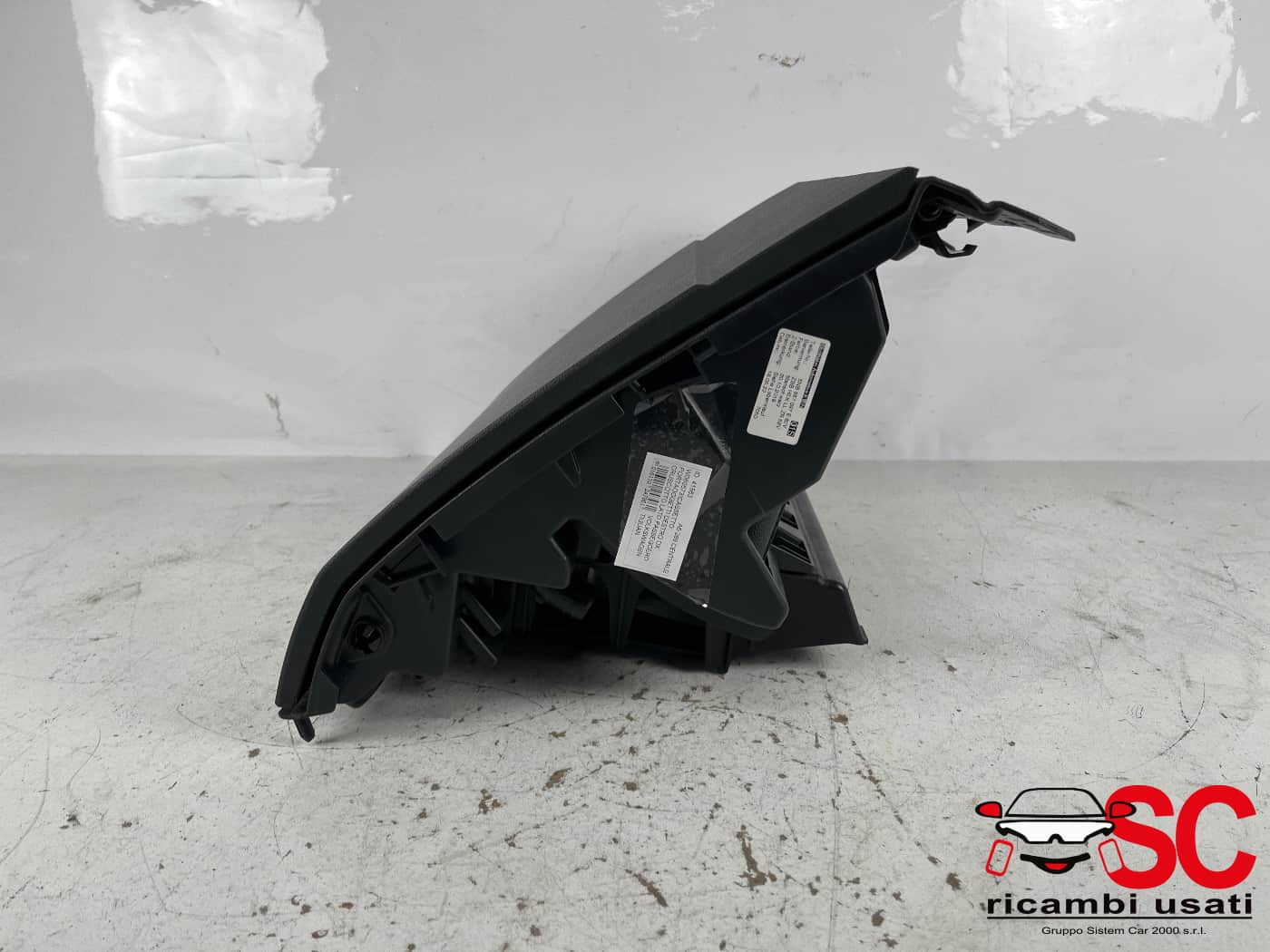 Cassetto Portaoggetti Destro Volkswagen Tiguan 5NB857097E - 41563 Cassetto Portaoggetti Destro Volkswagen Tiguan 5NB857097E - 41563