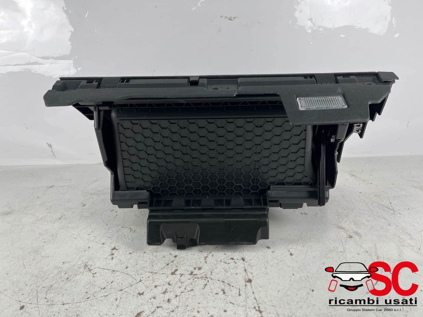 Cassetto Portaoggetti Destro Volkswagen Tiguan 5NB857097E - 41563 Cassetto Portaoggetti Destro Volkswagen Tiguan 5NB857097E - 41563