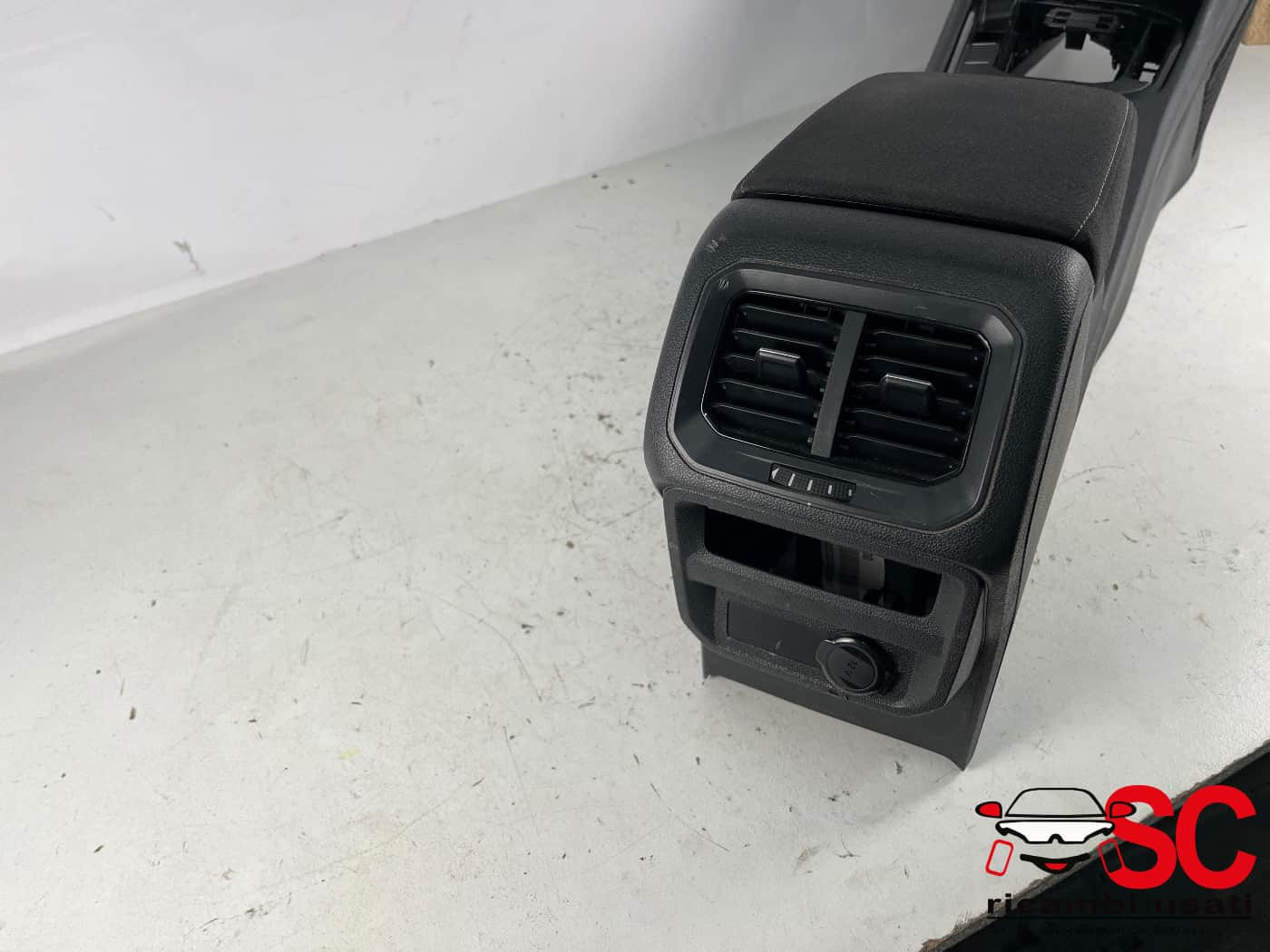 TUNNEL CONSOLLE CENTRALE VOLKSWAGEN Tiguan Restyling Serie 5NB863241G (20>)