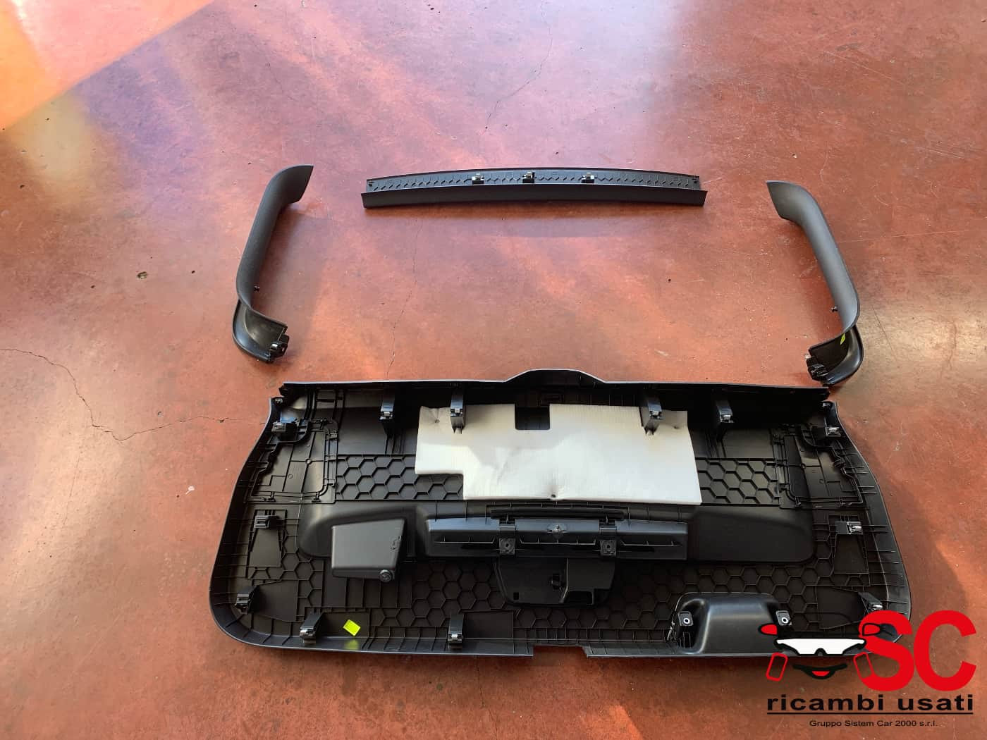 RIVESTIMENTO PLASTICA INTERNO PORTELLONE POST VOLKSWAGEN Tiguan Restyling Serie 5NA867601 (20>)