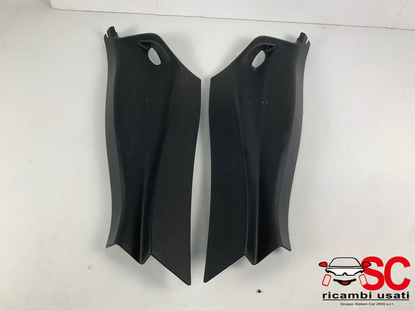 RIVESTIMENTO MONTANTE POSTERIORE SX E DX BMW X1 Serie (F48) 51437326836 (15>)