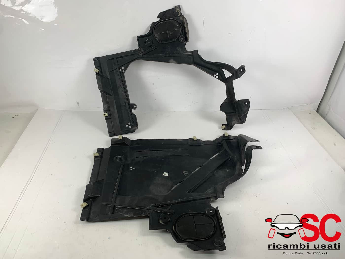 SCOCCA SERBATOIO BMW X1 Serie (F48) 51757354760 (15>)