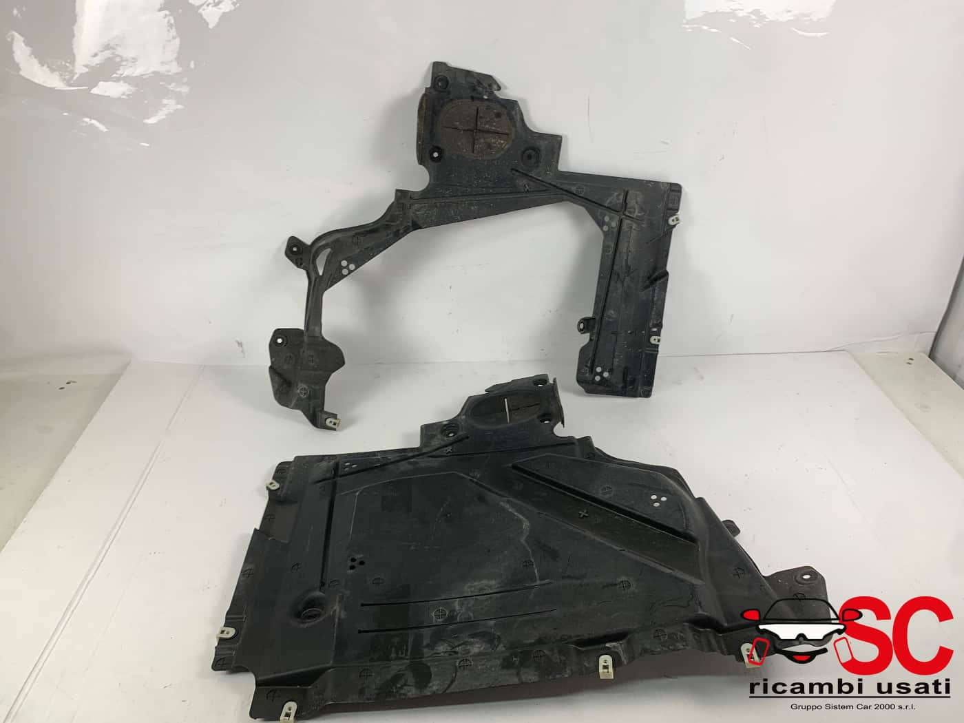 SCOCCA SERBATOIO BMW X1 Serie (F48) 51757354760 (15>)