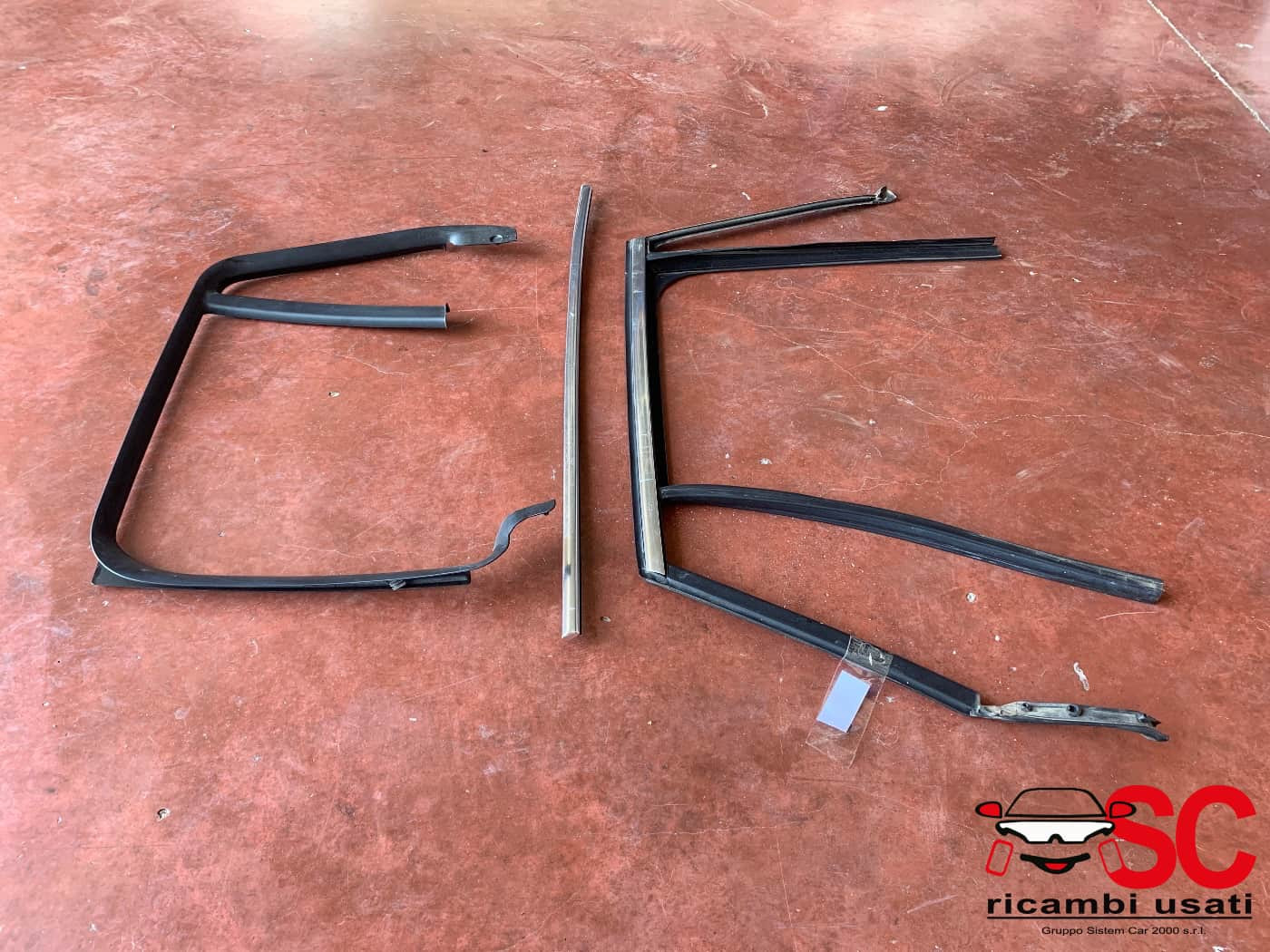 GUARNIZIONE PORTIERA POSTERIORE DESTRA BMW X1 Serie (F48) 51337362240 (15>)