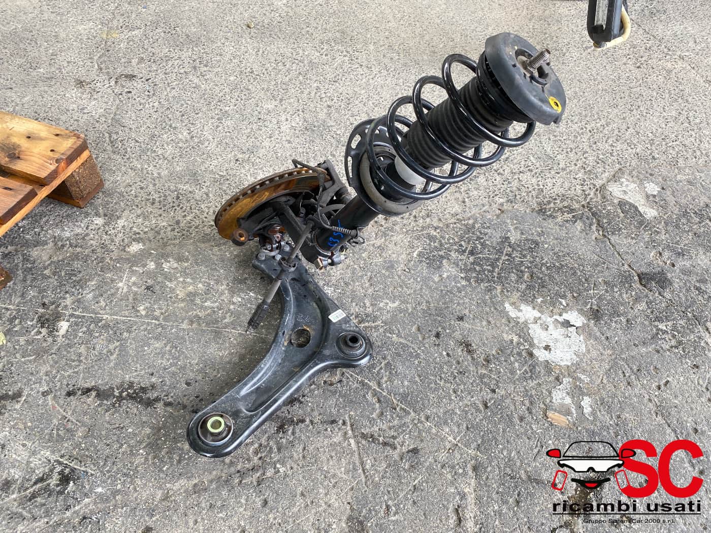 Mozzo Anteriore Sinistro Citroen C3 1.5 Benzina  - W00367