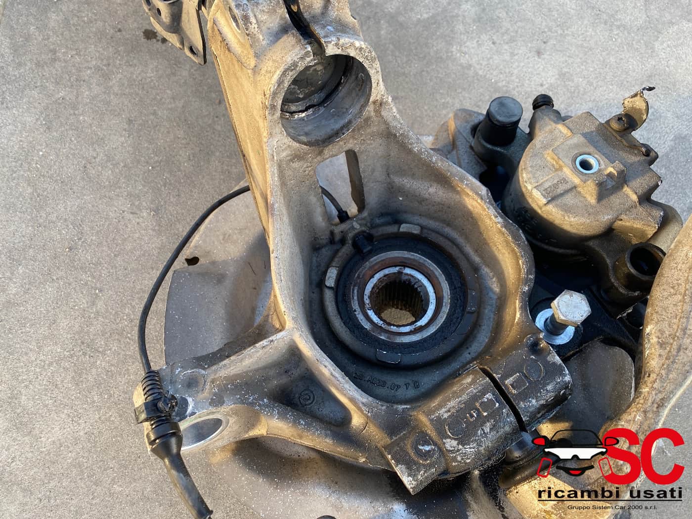 Mozzo Anteriore Sinistro Range Rover Evoque 2.0 - W01559 Mozzo Anteriore Sinistro Range Rover Evoque 2.0 - W01559