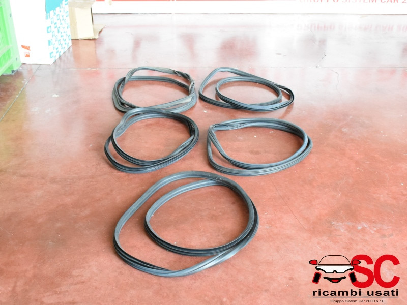 GUARNIZIONI PORTIERE FIAT 500 L Serie (351_352) (12>)