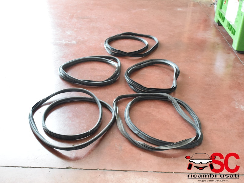 GUARNIZIONI PORTIERE FIAT 500 L Serie (351_352) (12>)
