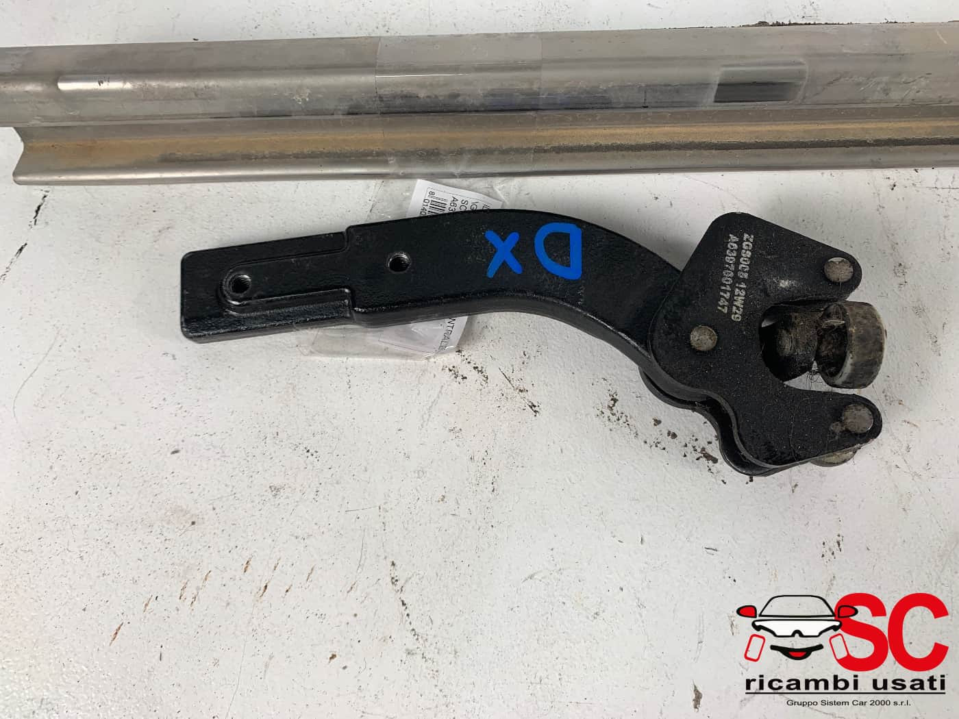 A6397602547 A6397602547 GUIDA PORTA SCORREVOLE DESTRA MERCEDES Viano Serie (639) diesel