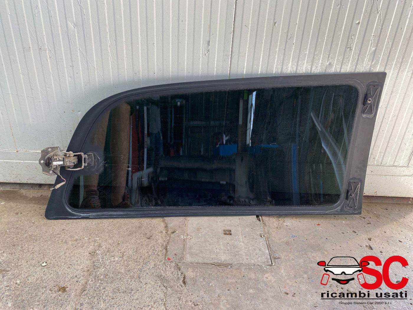 VETRO FISSO POSTERIORE SX MERCEDES Viano 1° Serie A6396721013 (03>)