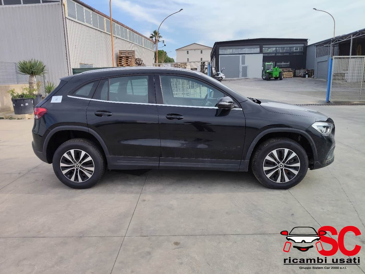 SPECCHIETTO RETROVISORE DESTRO MERCEDES GLA Serie (H247) A2478105408 (20>)