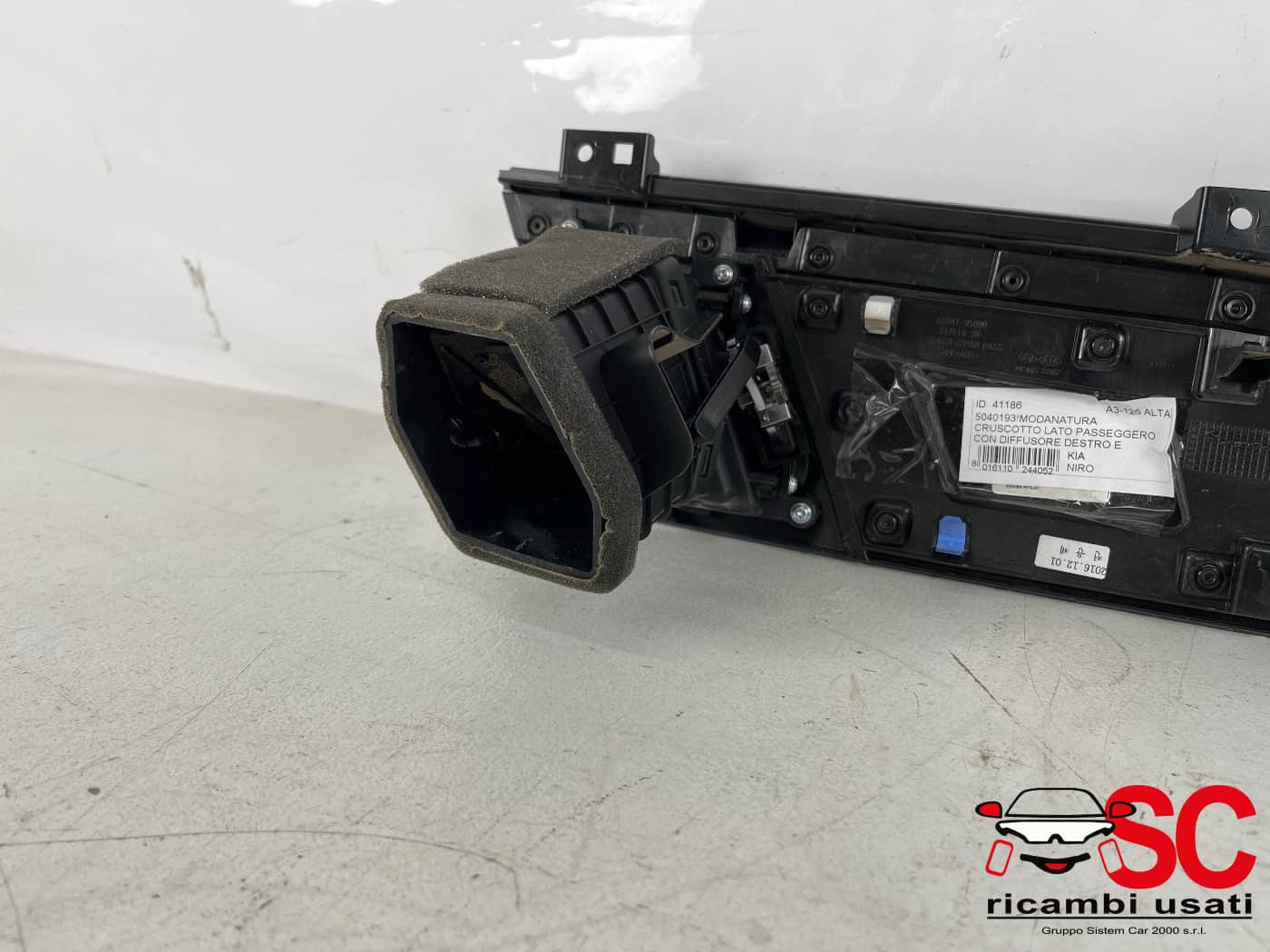 RIVESTIMENTO CRUSCOTTO KIA Niro Serie G584795000 (16>)