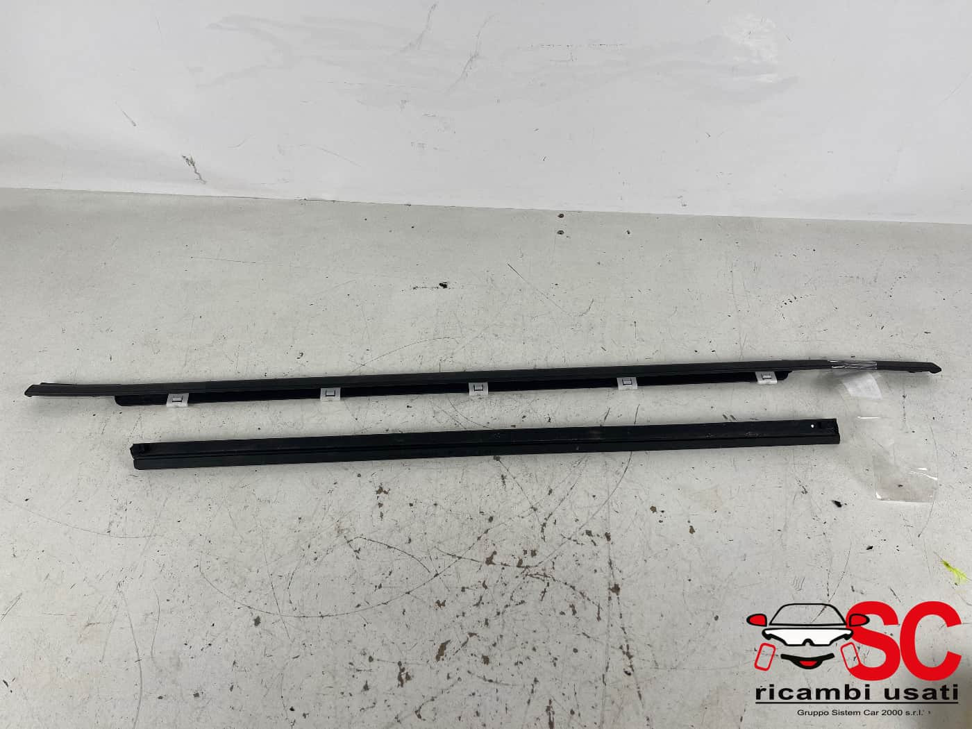 RASCHIAVETRO POSTERIORE SX KIA Niro Serie (16>)