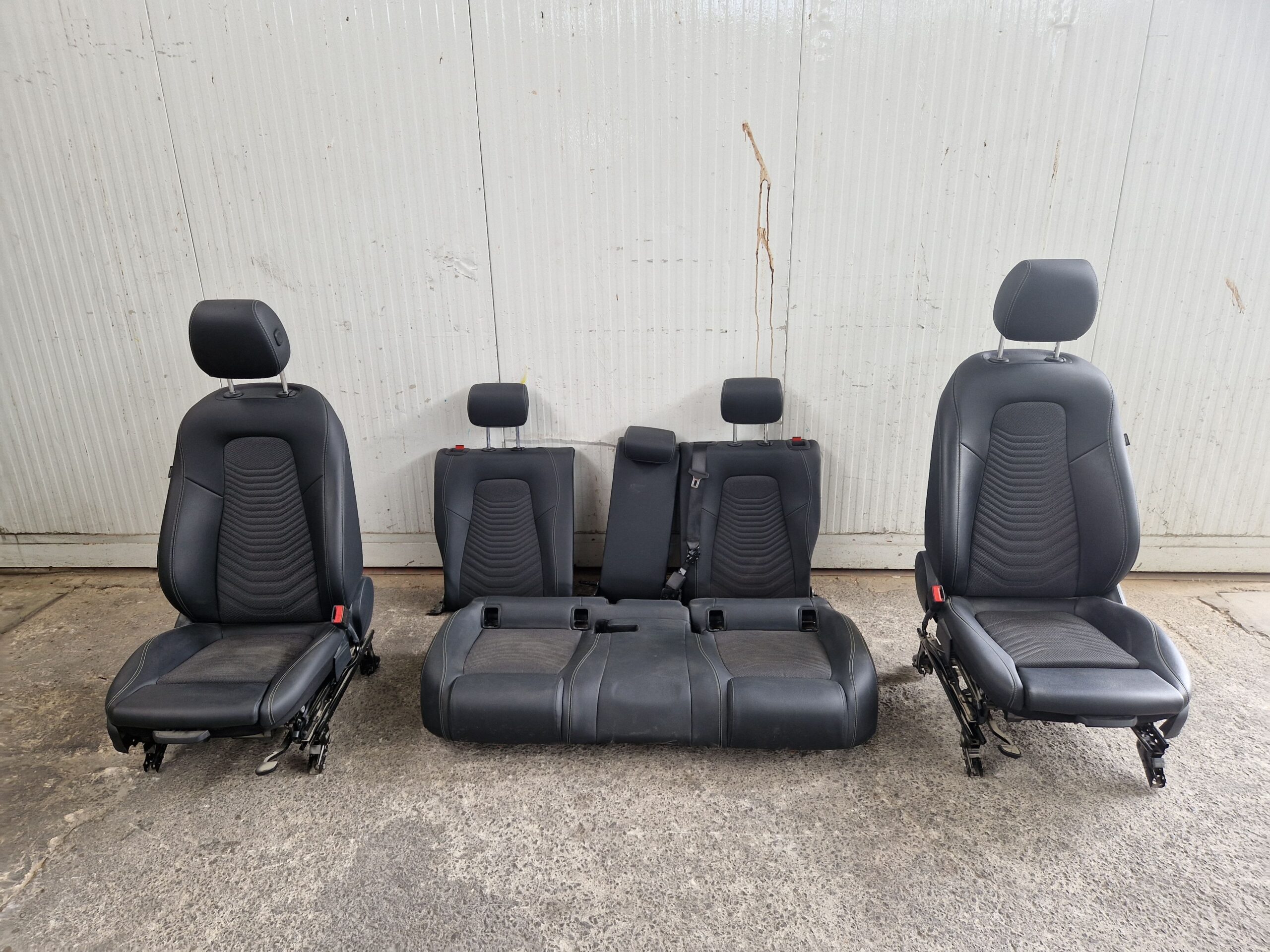 SEDILI MERCEDES GLA Serie (H247) (20>)