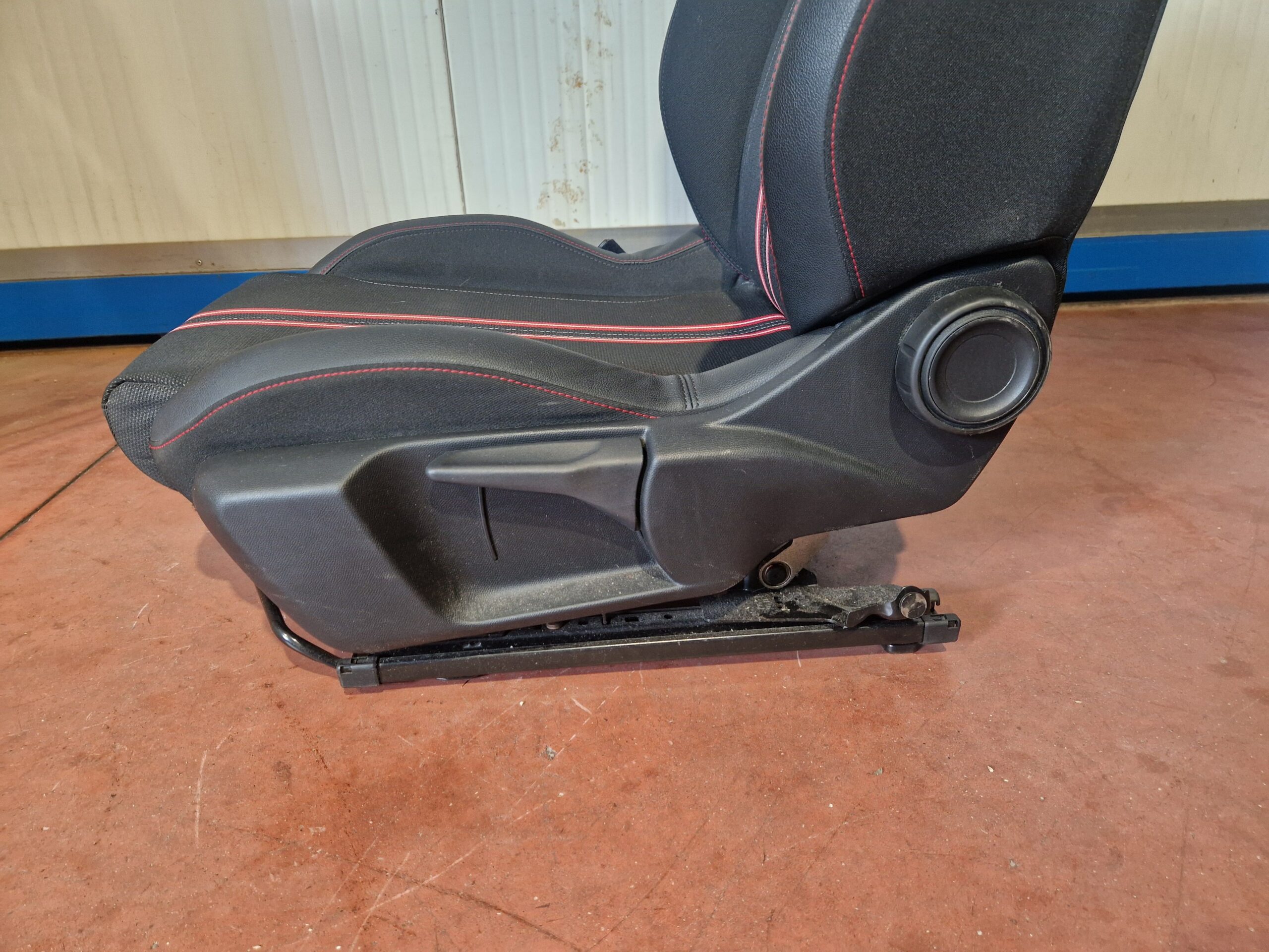 SEDILI OPEL Corsa F Serie (19>)