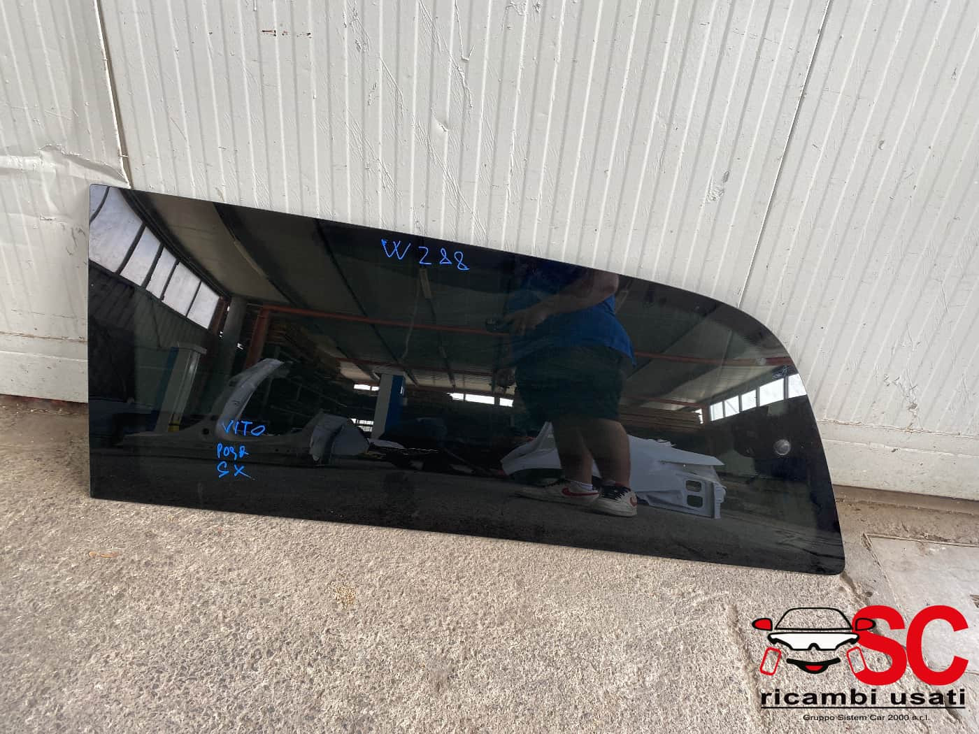 VETRO FISSO POSTERIORE SX MERCEDES Viano Serie (639) A6396721013 (10>14)
