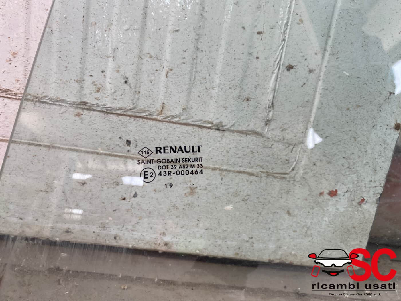 VETRO SCENDENTE POSTERIORE SINISTRO RENAULT CLIO Serie V (19>)