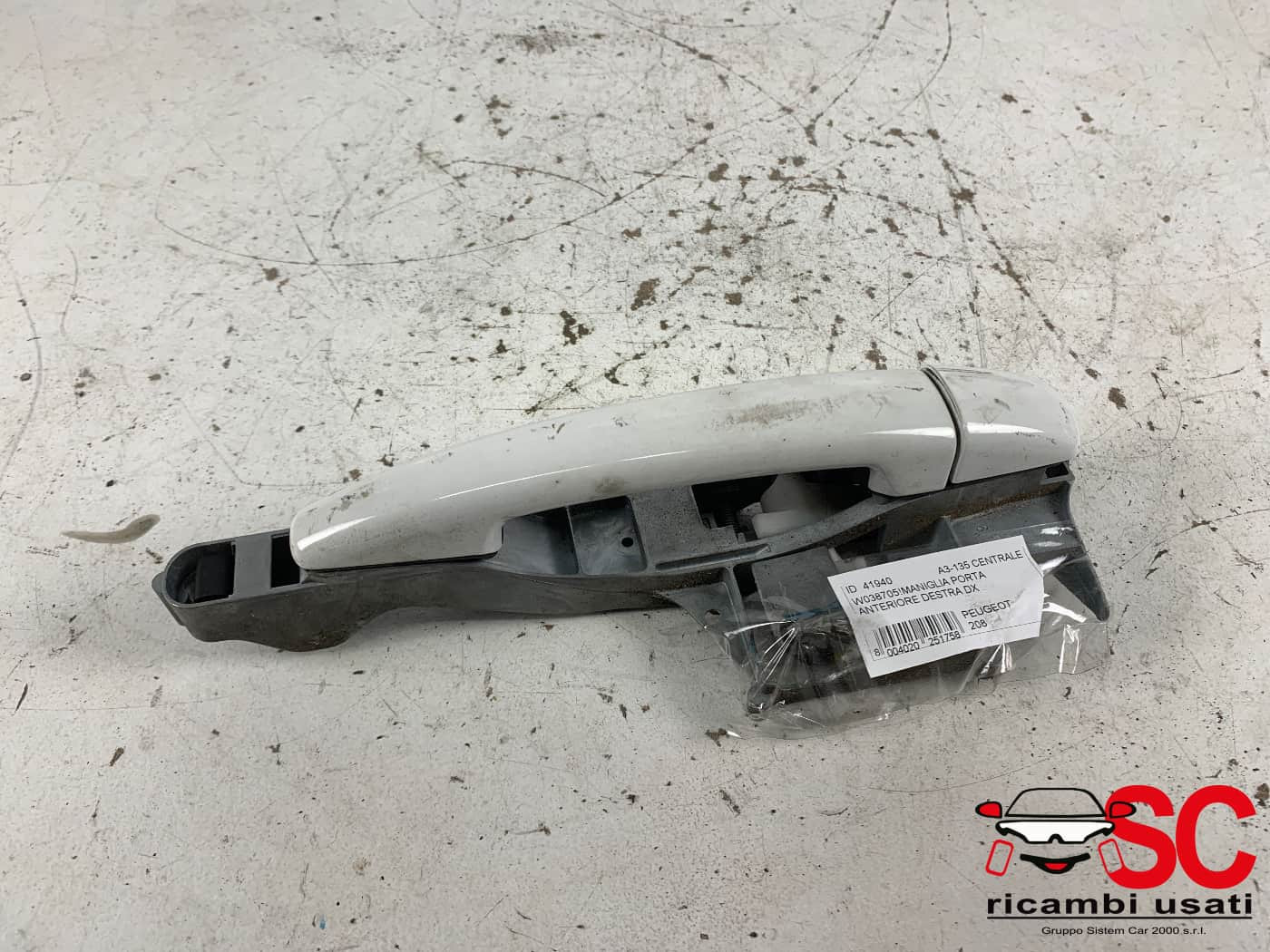 MANIGLIA ESTERNA ANTERIORE DESTRA PEUGEOT 208 Serie (12>19)