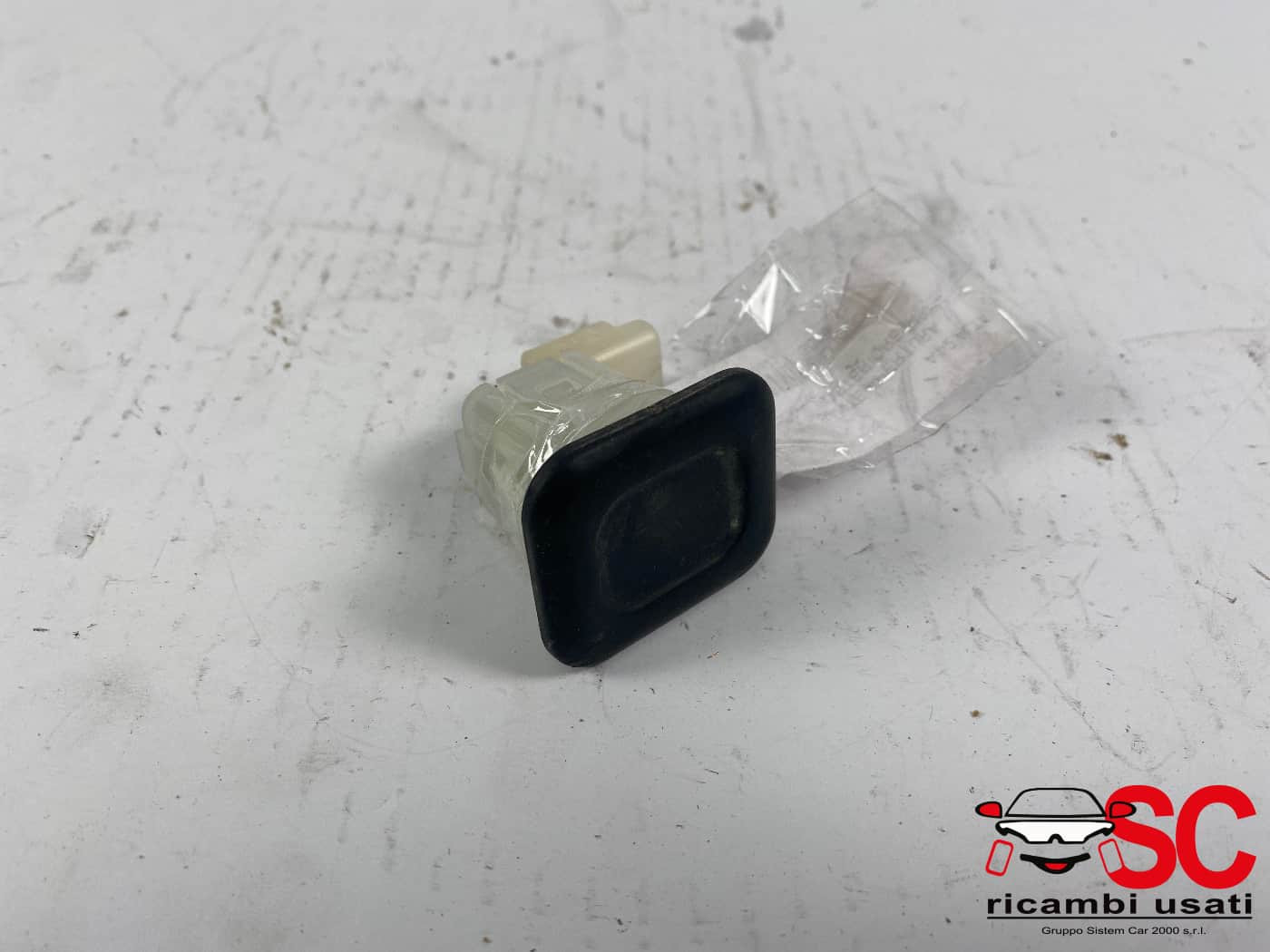 PULSANTE APERTURA PORTELLONE POSTERIORE PEUGEOT 3008 Serie 6490RZ (16>23)