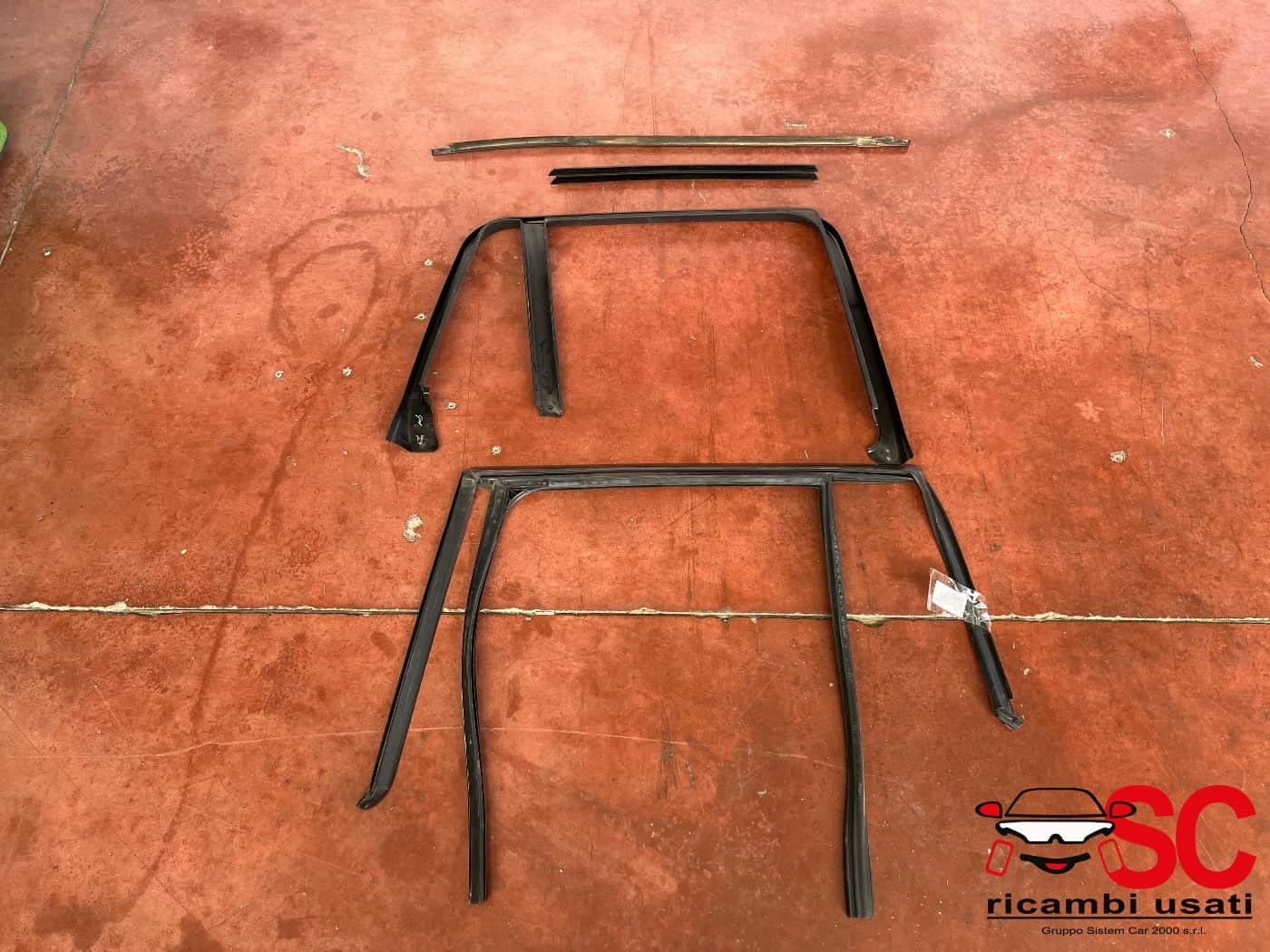 GUARNIZIONE PORTIERA POSTERIORE SINISTRA BMW X3 2° Serie 51357311264 (10>)
