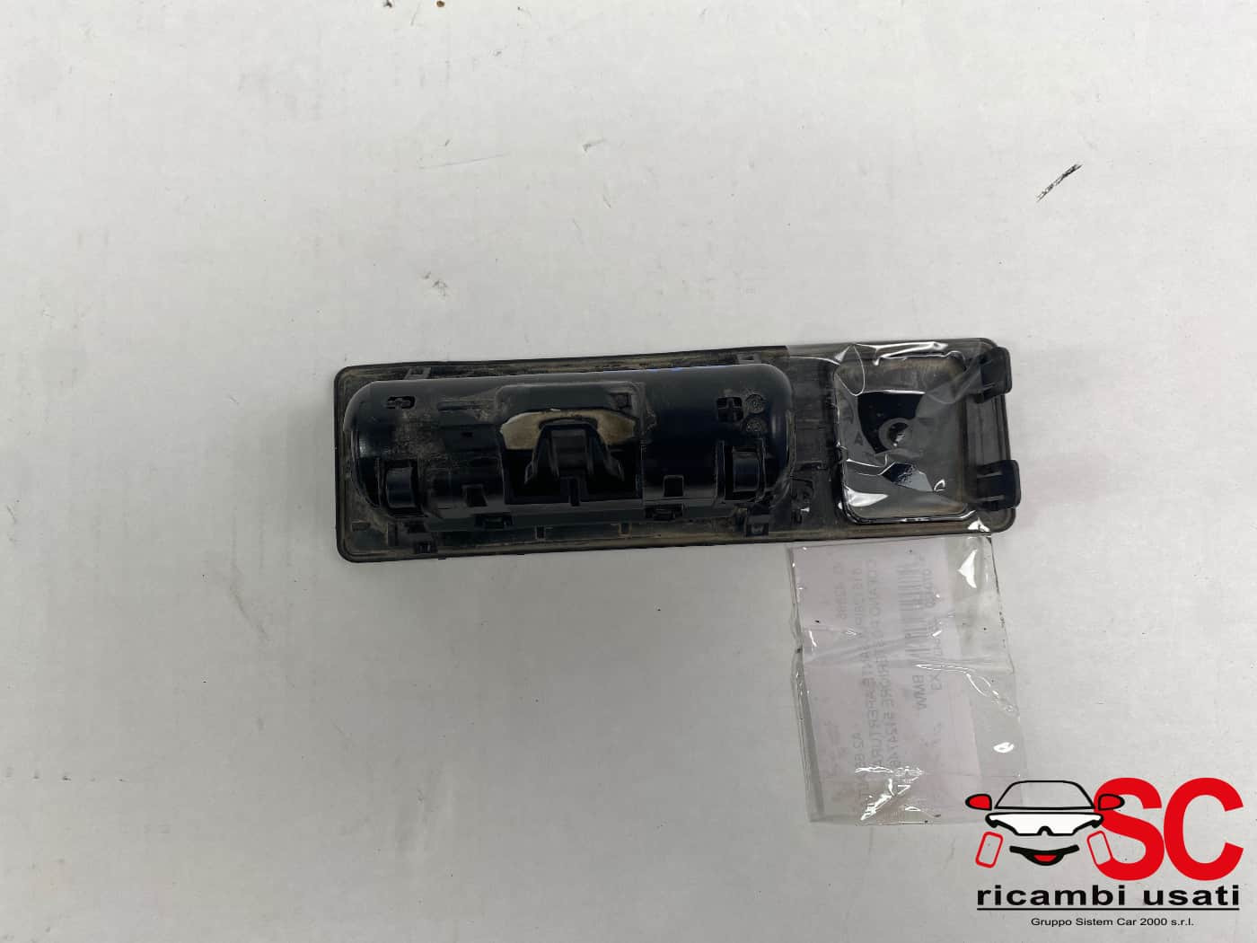 PULSANTE APERTURA PORTELLONE POSTERIORE BMW X3 2° Serie 51247463161 (10>)