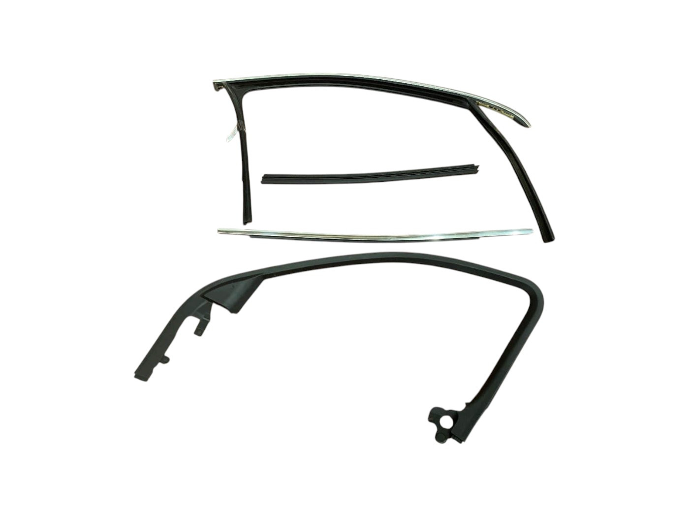 GUARNIZIONE PORTIERA ANTERIORE DESTRA JEEP Cherokee 6° Serie (13>)