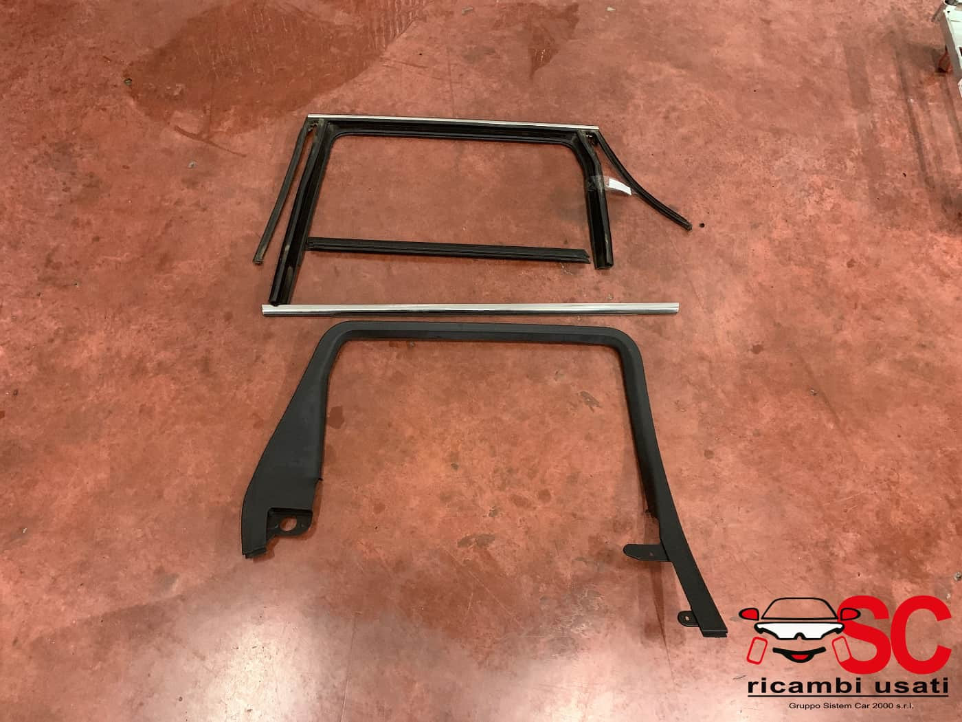 GUARNIZIONE PORTIERA POSTERIORE SINISTRA JEEP Cherokee 6° Serie (13>)