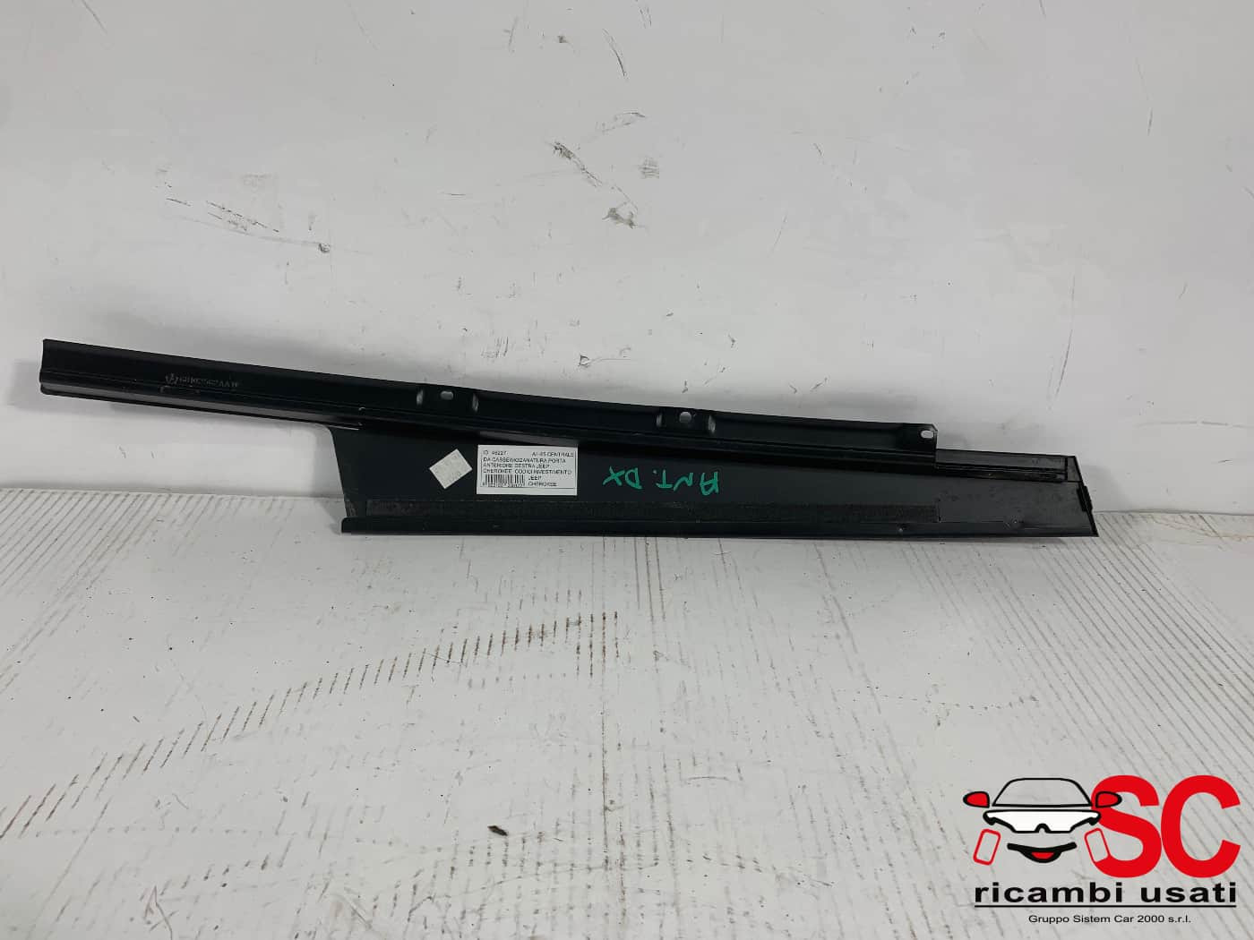 MODANATURA PORTA ANT DX JEEP Cherokee 6° Serie 68102562AA (13>)