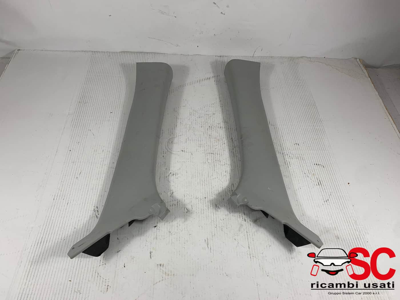 RIVESTIMENTO MONTANTE ANTERIORE SX E DX JEEP Cherokee 6° Serie (13>)