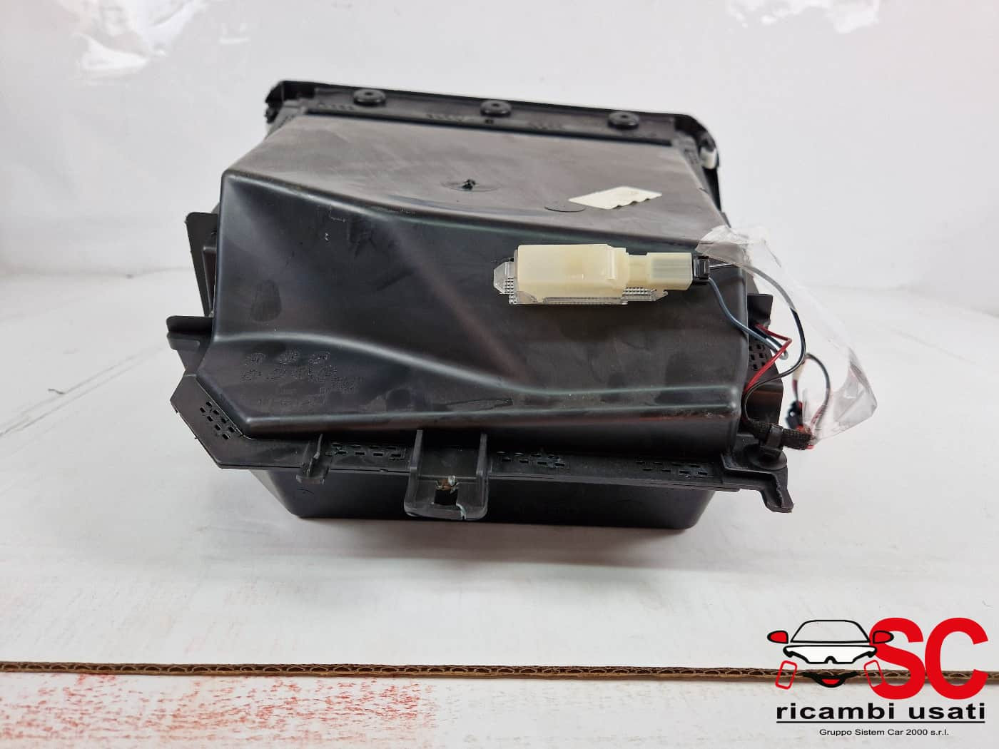 VANO PORTAOGGETTI JEEP Cherokee 6° Serie 68154571AA (13>)