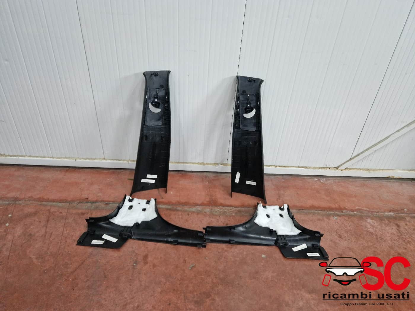 RIVESTIMENTO MONTANTE CENTRALE JEEP Cherokee 6° Serie (13>)