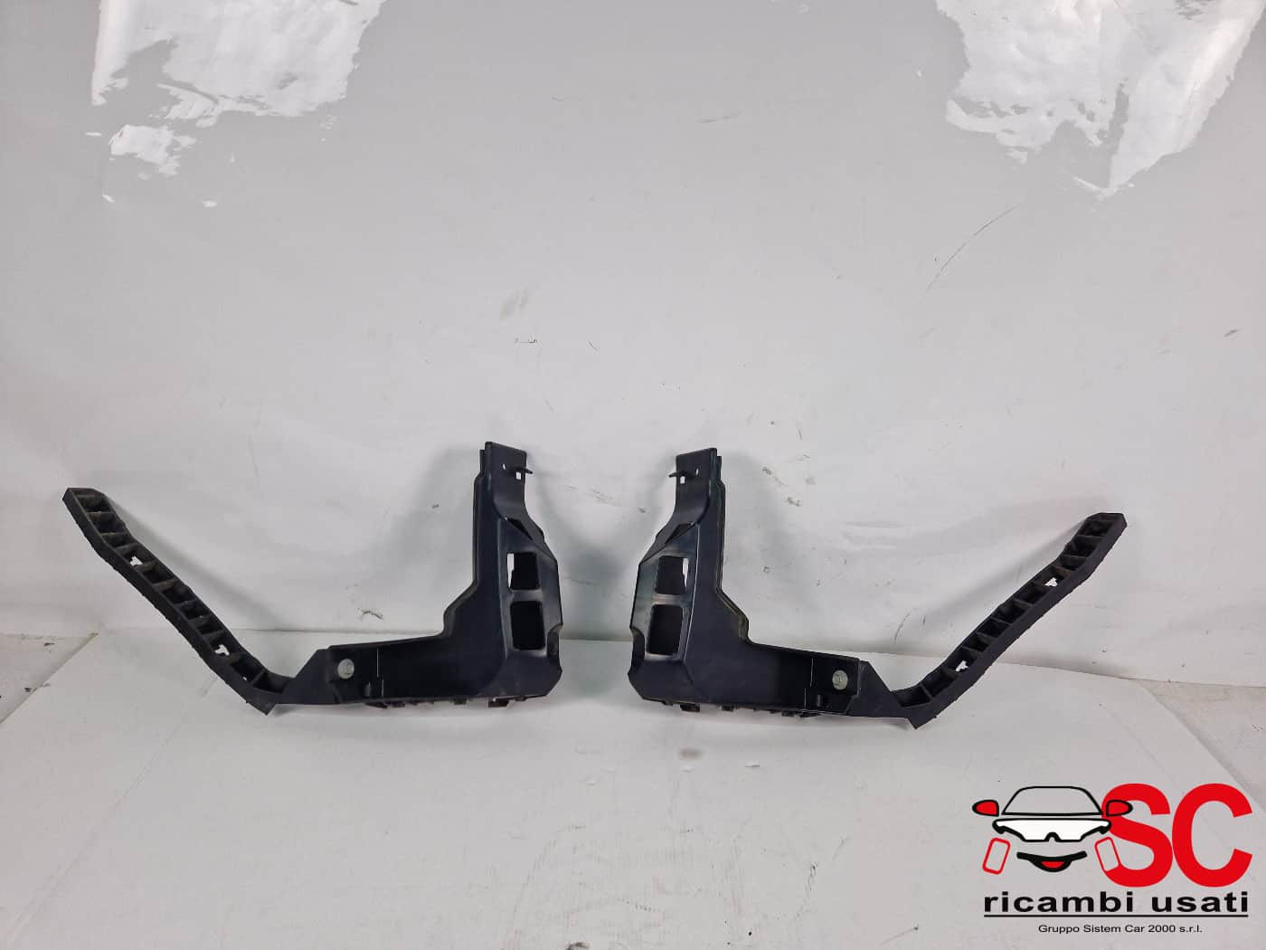 SUPPORTI PARAURTI POSTERIORE JEEP Cherokee 6° Serie 68287861AA (13>)