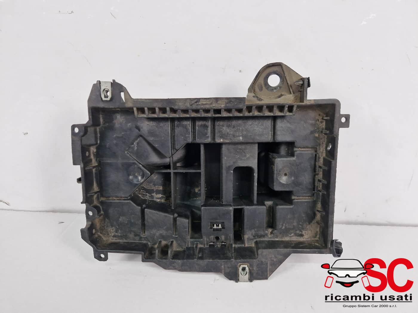 68402456AC 68402456AC ALLOGGIO BATTERIA JEEP Cherokee 6° Serie diesel