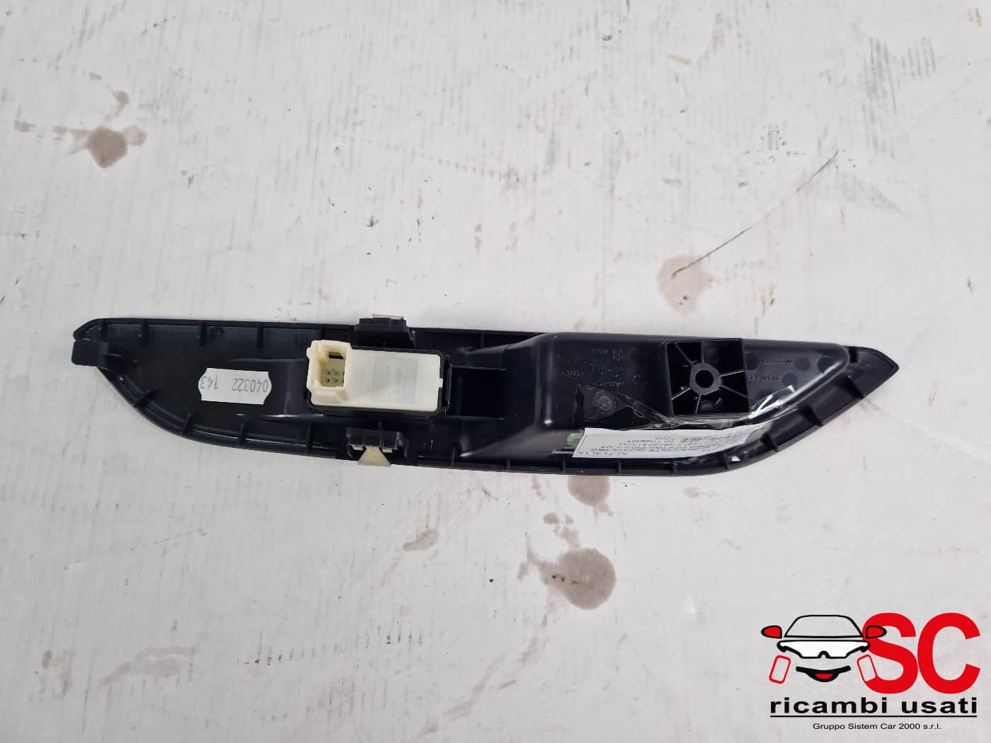 PULSANTE ALZAVETRO POSTERIORE DESTRO PEUGEOT 3008 Serie 9810514977 (24>)