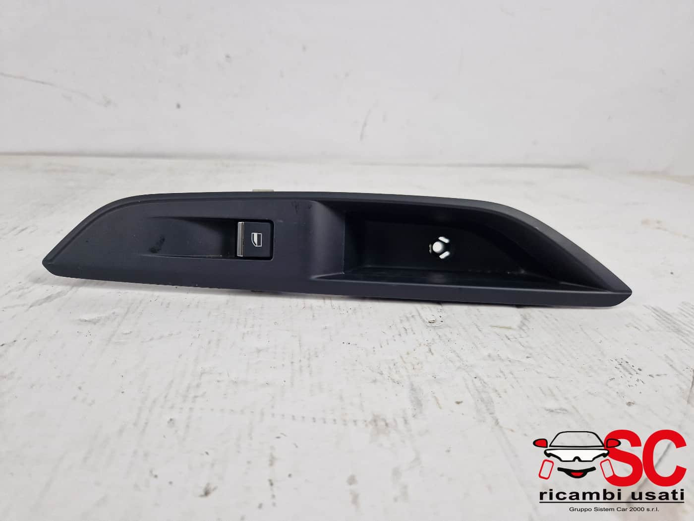 PULSANTE ALZAVETRO POSTERIORE DESTRO PEUGEOT 3008 Serie 9810514977 (24>)